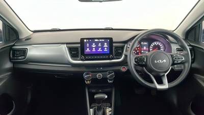 2022 KIA STONIC interior