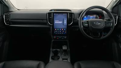 2023 FORD EVEREST interior