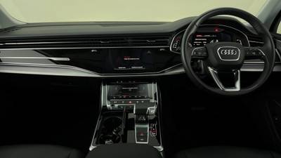 2021 AUDI Q7 interior