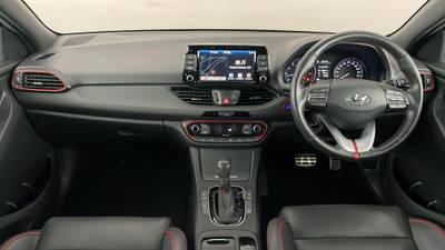 2017 HYUNDAI I30 interior