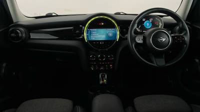 2021 MINI 5D HATCH interior