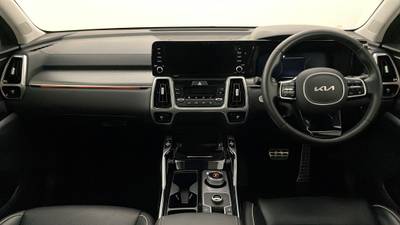 2022 KIA SORENTO interior