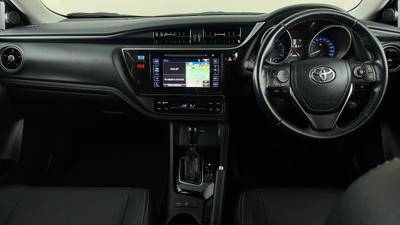 2017 TOYOTA COROLLA interior