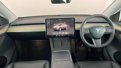 2023 TESLA MODEL Y interior