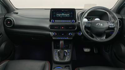 2021 HYUNDAI KONA interior