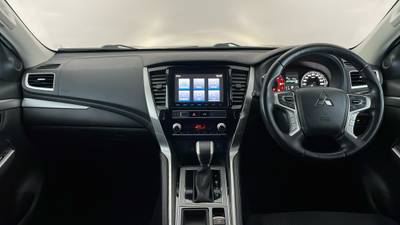 2022 MITSUBISHI PAJERO SPORT interior