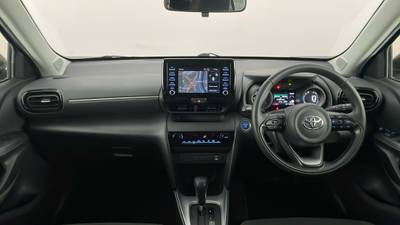 2021 TOYOTA YARIS CROSS interior