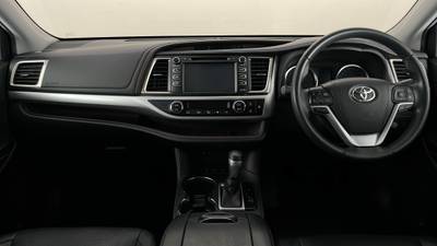 2019 TOYOTA KLUGER interior