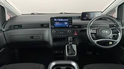 2023 HYUNDAI STARIA interior