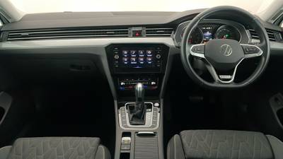 2023 VOLKSWAGEN PASSAT interior
