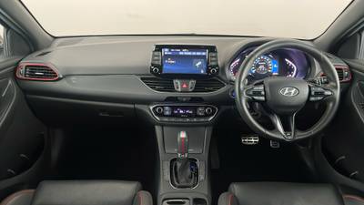 2023 HYUNDAI i30 interior