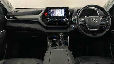 2021 TOYOTA KLUGER interior