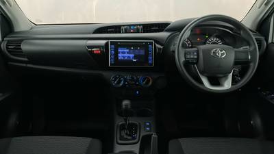 2017 TOYOTA HILUX interior