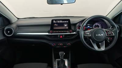 2022 KIA CERATO interior