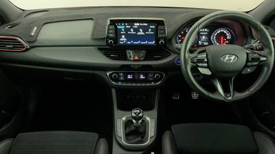 2019 HYUNDAI I30 interior