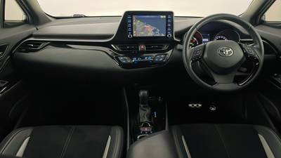 2020 TOYOTA C-HR interior