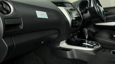 2017 NISSAN NAVARA imperfections