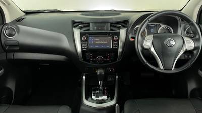 2017 NISSAN NAVARA interior