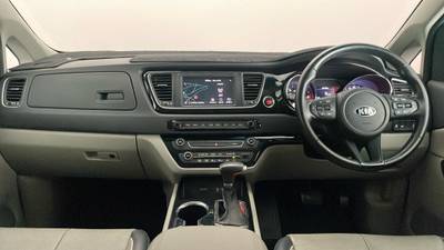 2019 KIA CARNIVAL interior