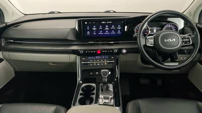 2023 KIA CARNIVAL interior