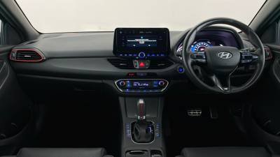 2022 HYUNDAI I30 interior