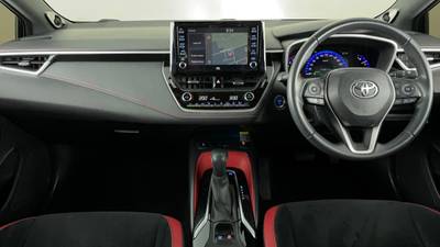 2019 TOYOTA COROLLA interior