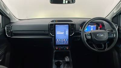 2023 FORD EVEREST interior