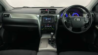 2017 TOYOTA AURION interior