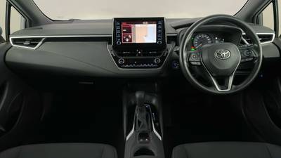 2018 TOYOTA COROLLA interior