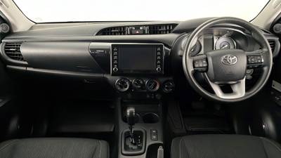 2021 TOYOTA HILUX interior