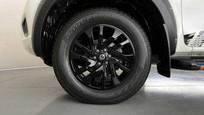 2019 NISSAN NAVARA gallery