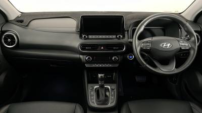 2022 HYUNDAI KONA interior