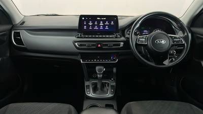 2019 KIA SELTOS interior