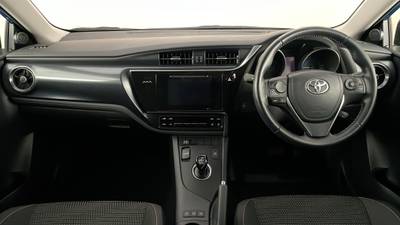 2017 TOYOTA COROLLA interior