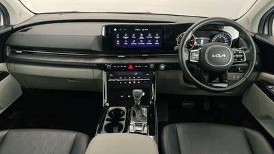 2023 Kia Carnival interior