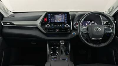 2021 TOYOTA KLUGER interior
