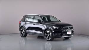 2021 VOLVO XC40