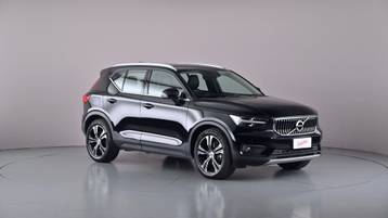 2021 VOLVO XC40