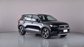 2021 VOLVO XC40