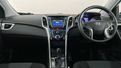 2013 HYUNDAI I30 interior