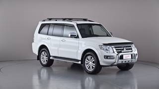 2020 MITSUBISHI PAJERO