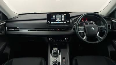 2022 MITSUBISHI OUTLANDER interior