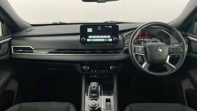 2024 MITSUBISHI OUTLANDER interior