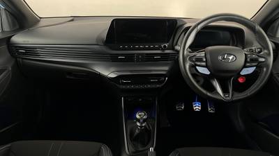 2021 HYUNDAI I20 interior