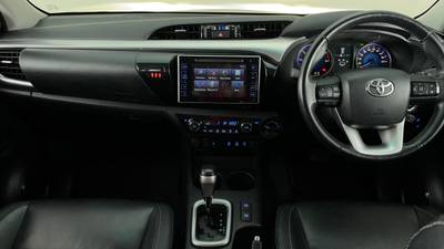 2018 TOYOTA HILUX interior