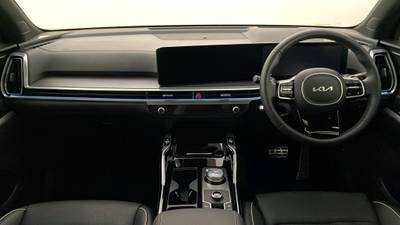 2024 KIA SORENTO interior