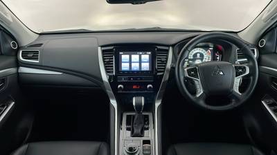 2023 MITSUBISHI PAJERO SPORT interior