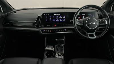 2022 KIA SPORTAGE interior