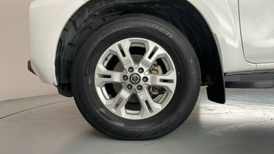 2021 NISSAN NAVARA gallery