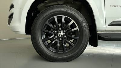 2019 HOLDEN TRAILBLAZER gallery